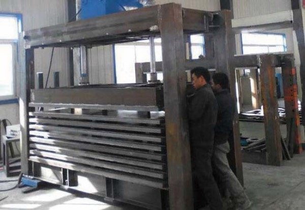 防盜門熱壓膠合機 003.jpg